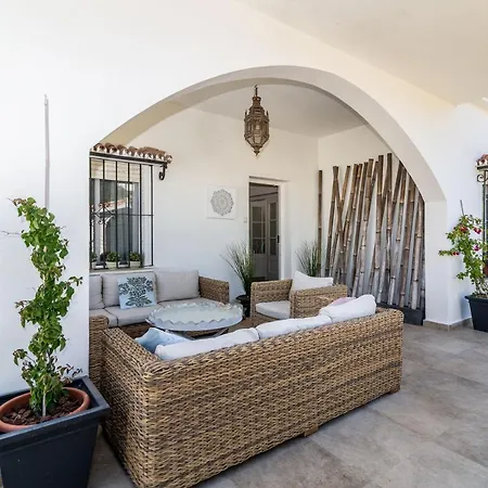 Vb Velazquez 6bdr Independent Villa *