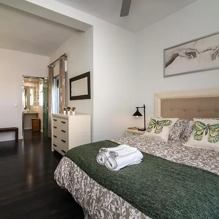 Vb Velazquez 6bdr Independent Villa *